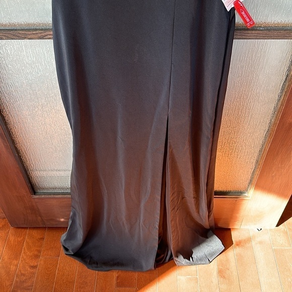 Mac Duggal Sleeveless Rhinestone Collar Column Gown size 12 new sold out size! - Picture 8 of 13